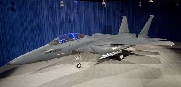▲ 보잉이 제안한 <F-15 SE(사일런트 이글)>. 실제 비행기는 없고, 목업(Mock Up) 모형만 있다.