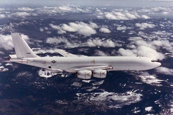 ▲ 美해군이 운영하는 [통신지휘통제기] <E-6B 룩킹 글래스>의 모습. 유사시 핵 탄도탄 잠수함과 핵 미사일기지, 핵 폭격기까지 지휘할 수 있다.