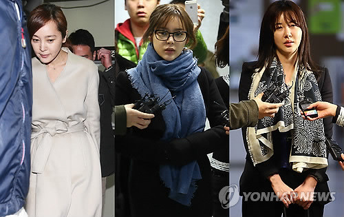 ▲ 불법 프로포폴 투약 혐의를 받고 있는 배우 이승연(왼쪽부터), 박시연, 장미인애가 서울 서초동 서울중앙지방법원에서 열린 공판에 출석하고 있다.