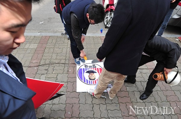 ▲ 집회에 참석한 탈북기독청년 ⓒ 정상윤