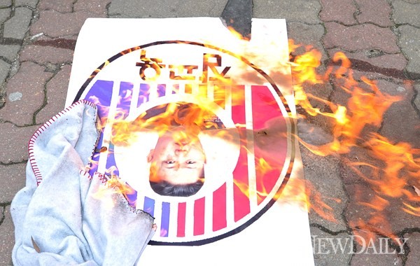 ▲ 김정은 화형식 퍼포먼스 ⓒ 정상윤