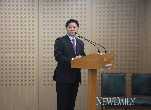 ▲ 9일 오전 서울시청 기자실을 찾은 최창식 중구청장.ⓒ중구청 제공