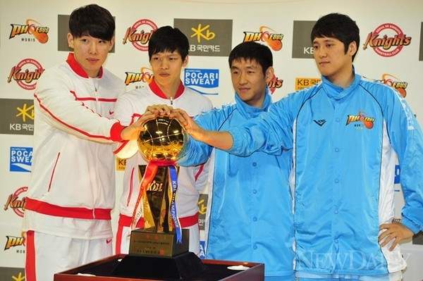 ▲ 왼쪽부터 최부경, 김선형, 양동근, 함지훈 선수.ⓒ이종현 기자