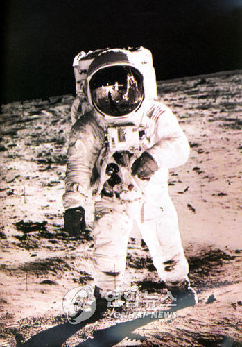 ▲ 닐 암스트롱의 '인류 최초의 달 착륙'