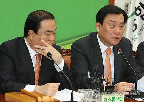 ▲ 박기춘 민주통합당 원내대표가 15일 오전 국회에서 열린 비상대책위원회의에서 윤진숙 해양수산부 장관 후보자에 대한 청와대의 임명 철회를 촉구하고 있다. ⓒ연합뉴스