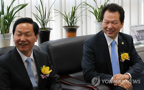 ▲ 김상곤 경기도교육감과 서남수 교육부장관.ⓒ연합뉴스