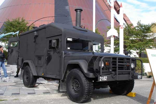 ▲ 화생방 정찰차량의 모습. 화생방 탐지센서를 장착해 화학무기 테러 등에 신속대응할 수 있다.