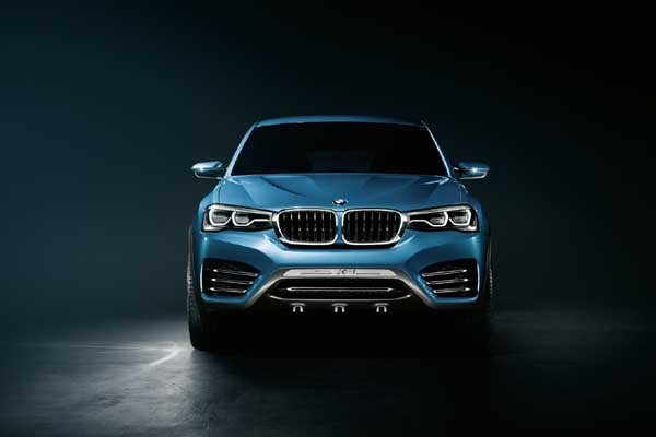 ▲ BMW의 컨셉카 X4는 X6과 마찬가지로 SAV(스포츠 액티비티 비히클) 타입이라고 한다.