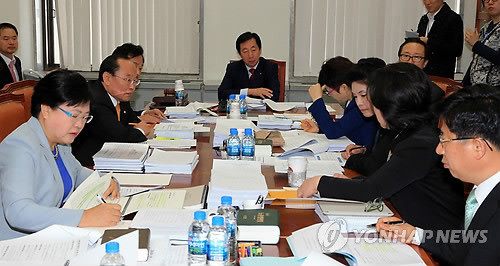 ▲ 22일 오전 국회 환노위 소회의실에서 열린 법안소위. ⓒ연합뉴스