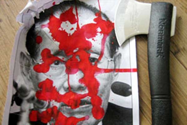 ▲ 2006년 12월 22일 '자유북한방송' 앞으로 온 '괴소포'의 내용물. 2년 뒤에 잡힌 범인은 '종북단체' 소속으로 밝혀졌다.