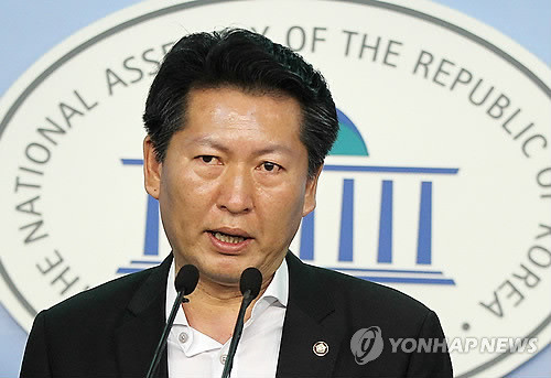 ▲ 민주통합당 정청래 의원은 24일 “국정원 사건의 실체에 대한 결과가 대선 전에 발표됐다면 결과가 뒤바뀌었을 것”이라고 주장해 논란을 일으켰다. ⓒ연합뉴스