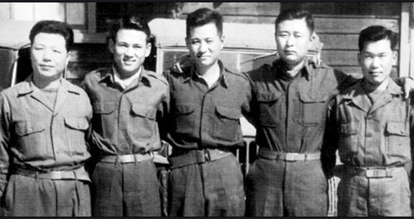▲ 현역시절의 김창용 장군(맨오른쪽), 옆에 백선엽 장군.