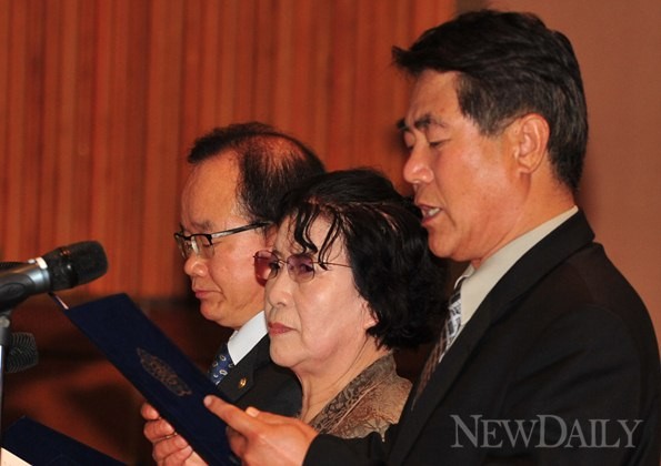 ▲ 왼쪽부터 [안찬일 세계북한연구소 대표], [김영순 북한민주화위원회 여성회장], [최두활 탈북자동지회 회장] ⓒ 이종현