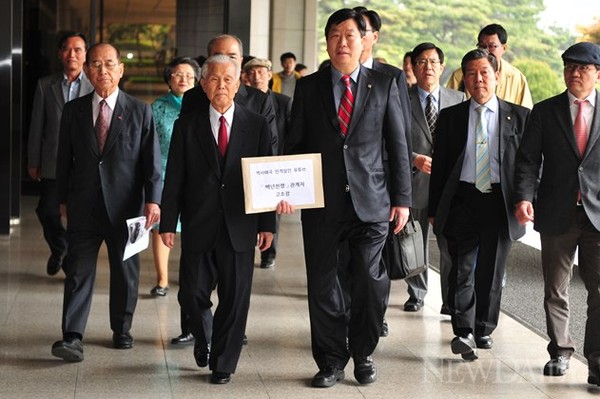 ▲ ⓒ왼쪽 이인수 박사