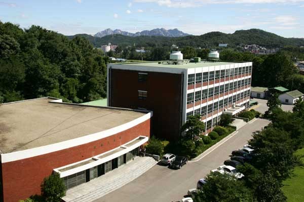 ▲ 서울 은평구 수색동과 경기 고양시 일산 지역에 걸쳐 있는 국방대학교의 모습.