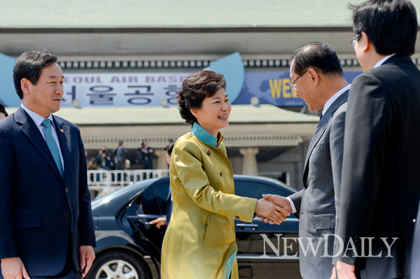 ▲ 박근혜 대통령의 미국 순방기간 동안 청와대는 비상운영 체제에 돌입했다. ⓒ 청와대 제공