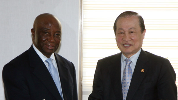 ▲ 노셉 보아카이 라이베리아 부통령과 이경재 방통위원장ⓒ