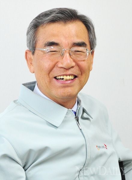 ▲ 신헌철 이사장은 지난 2009년 출범이후 4년간 SK미소금융재단을 이끌어 왔다. SK미소금융재단은 국내 기업재단으로는 처음으로 부산 사하구에 20호 지점을 열었다. ⓒ 뉴데일리 이종현 기자