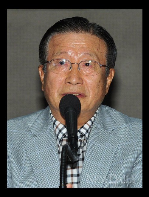 ▲ 이동복 대표가 사회를 보고 있다.