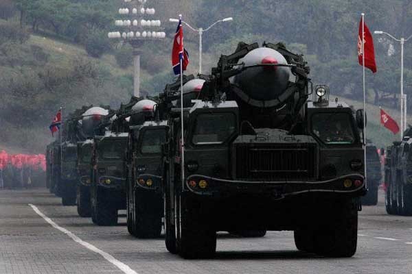 북한의 이동식 미사일 발사대. 美보고서에 따르면 북한군은 200대 이상을 보유하고 있다고 한다.