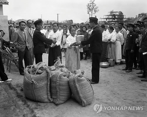 ▲ 이젠 뽐뿌를 찾기가 쉽지 않다.  요즘 아이들에게 뽐뿌질 체험은 신나는 한 편의 놀이감이다.ⓒ