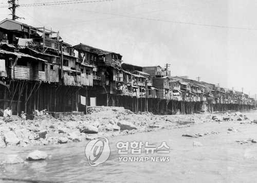 ▲ 이젠 뽐뿌를 찾기가 쉽지 않다.  요즘 아이들에게 뽐뿌질 체험은 신나는 한 편의 놀이감이다.ⓒ