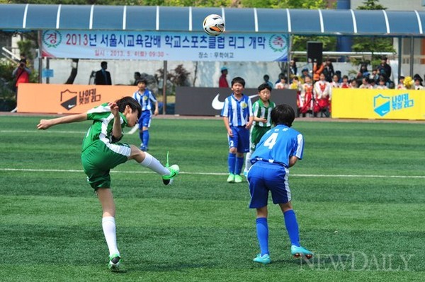 ▲ 축구대회에 참가한 초등학교 선수들.ⓒ이종현 기자