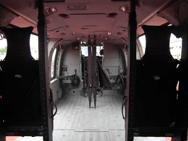 ▲ 수리온의 실내. 완전무장 병력 9명이 탈 수 있다. K3 기관총 거치가 가능하다.