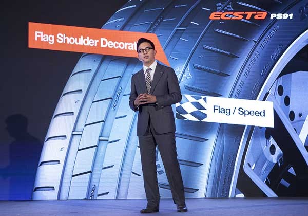 ▲ 박세창 금호타이어 부사장이 엑스타 PS91 타이어에 대해 프레젠테이션을 하고 있다.