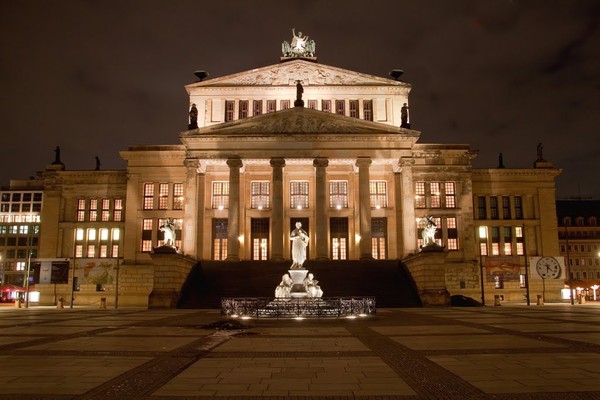 ▲ 베를린 콘체르트하우스의 야경ⓒ박성준 촬영