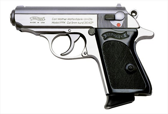 ▲ 월터 PPK(Walther PPK) 스테인레스 모델. 에서 제임스 본드가 사용해 유명해지면서 으로도 불린다. 1979년 김재규 중앙정보부장이 박정희 대통령을 암살할 때 이 권총을 사용했다.