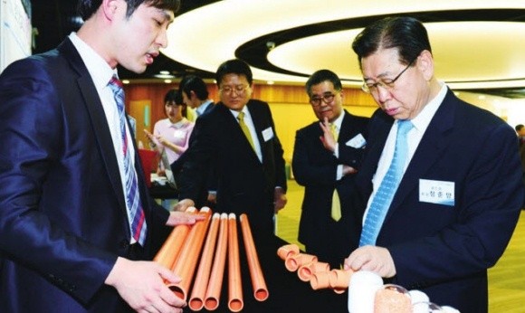 ▲ 정준양 포스코 회장(사진 우측)