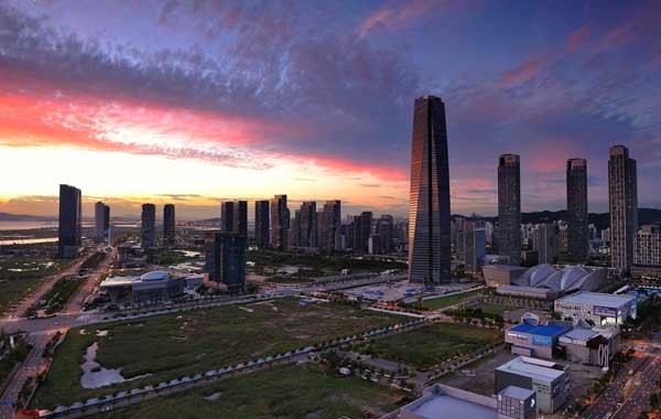 ▲ 인천 송도의 노을녘. 인천 송도를 처음 지을 때는 우려가 많았지만 갈수록 최첨단-최고 수준의 환경으로 변신하고 있다.