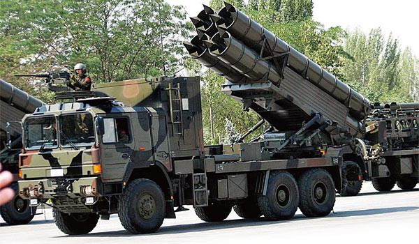 ▲ 중국제 302mm 방사포 WS-1B. 사정거리가 180km나 된다.