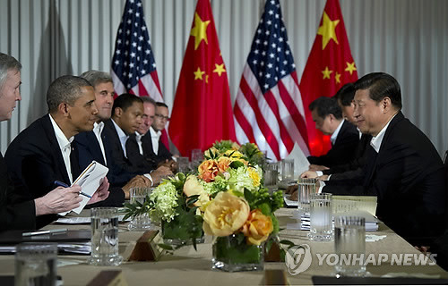 ▲ 버락 오바마 미국 대통령(왼쪽)과 시진핑 중국 국가주석(오른쪽)이 7일(현지시간) 미국 캘리포니아주 랜초미라지의 서니랜즈에서 열린 정상회담에서 마주보고 앉아 있다. (AP=연합뉴스DB)ⓒ
