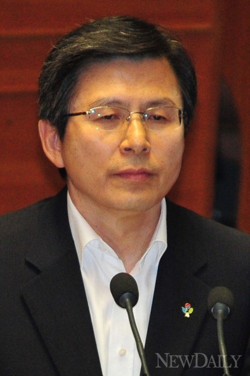 ▲ 10일 열린 국회 대정부 질문에서 민주당 측의 공세를 받고 있는 황교안 법무부 장관. ⓒ이종현 기자