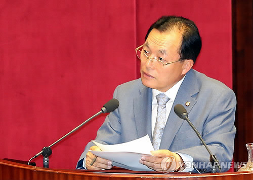 ▲ 10일 국회에서 열린 대정부 질문에서 새누리당 이채익 의원이 민주당 측의 국정원 의혹 관련 정치공세를 반박하고 있다. ⓒ연합뉴스