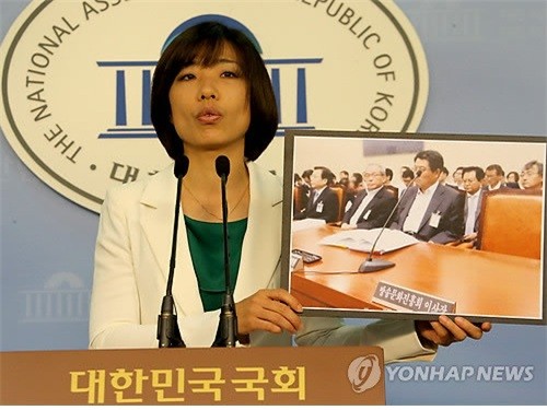 ▲ 지난 2일 현안브리핑 중 교학사 역사교과서를 비난한 민주당 배재정 대변인(자료사진).ⓒ 연합뉴스