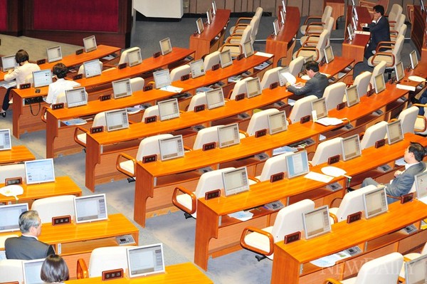 ▲ ⓒ졸고있는 문재인 의원