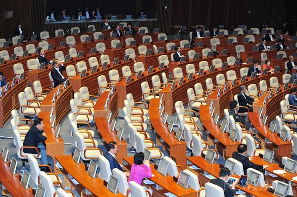 ▲ ⓒ졸고있는 문재인 의원