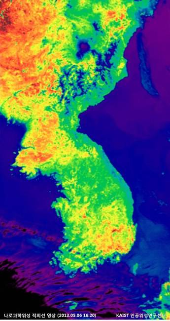 ▲ 나로과학위성이 보내온 한반도 전역 열 영상