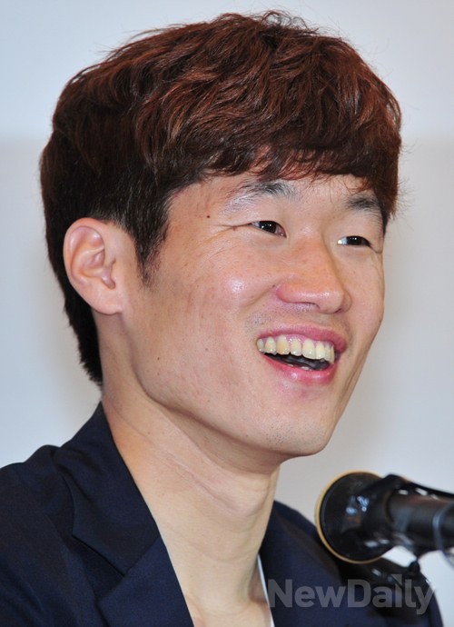 ▲ 김민지 아나운서와의 열애설을 시인한 박지성 선수.  ⓒ 이종현 기자