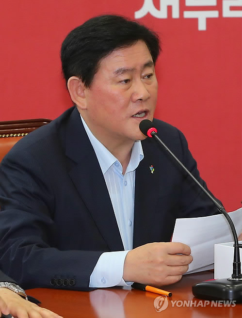 ▲ 최경환 새누리당 원내대표가 24일 오전 국회에서 열린 최고위원회의에서 발언하고 있다.ⓒ연합뉴스