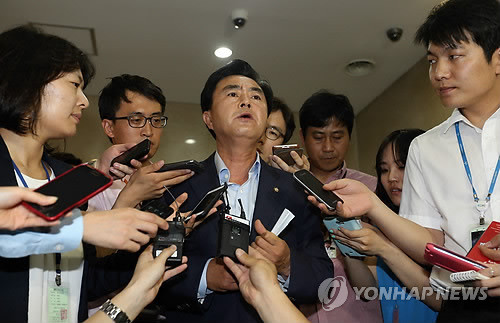 ▲ 김태흠 새누리당 원내대변인이 24일 오후 국회 정론관에서 'NLL 대화록' 공개에 대한 당의 입장을 밝히고 있다.ⓒ연합뉴스