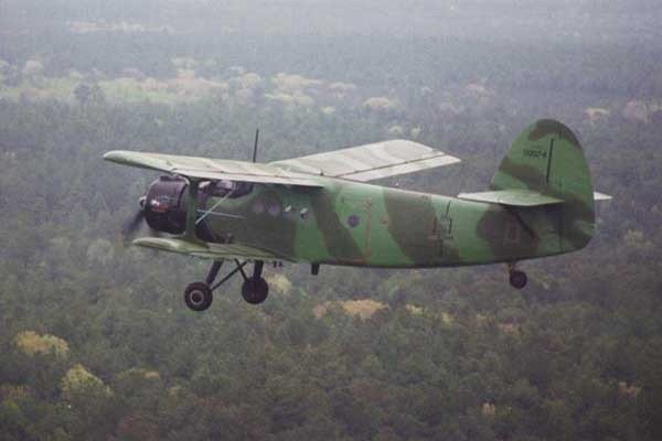 ▲ 북괴군이 특수부대 침투용으로 운용 중인 AN-2 콜트 수송기. 기체가 나무와 종이로 돼 있다.