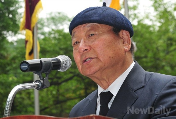 ▲ 25일 순국선열 추모제에 참석한 임덕기 시인.ⓒ이종현