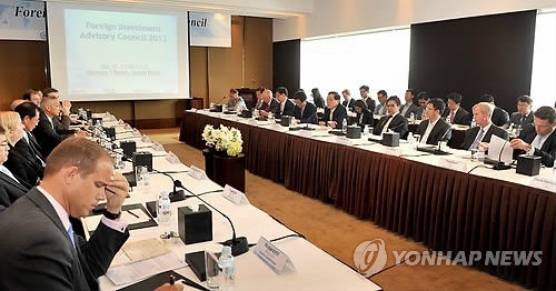 ▲ ▲지난 5월 20일 남산 그랜드하얏트호텔에서 외국인투자 투자자문단 회의(Foreign Investment Advisory Council)가 산업통상자원부와 투자기업 관계자들이 참석한 가운데 열리고 있다.ⓒ연합뉴스