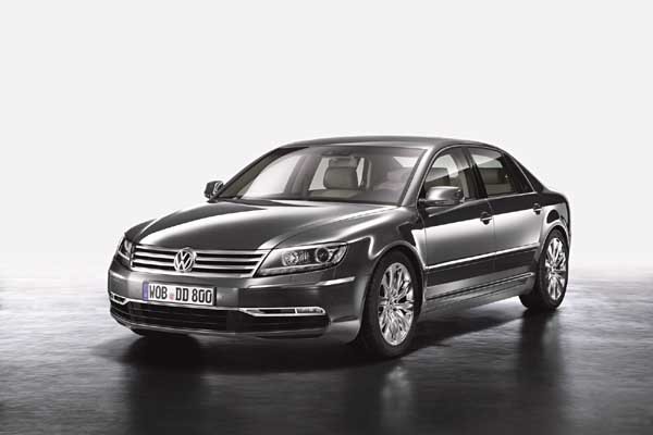 ▲ 폭스바겐의 플래그십 모델 페이톤. 수제작하는 고급 세단이다.