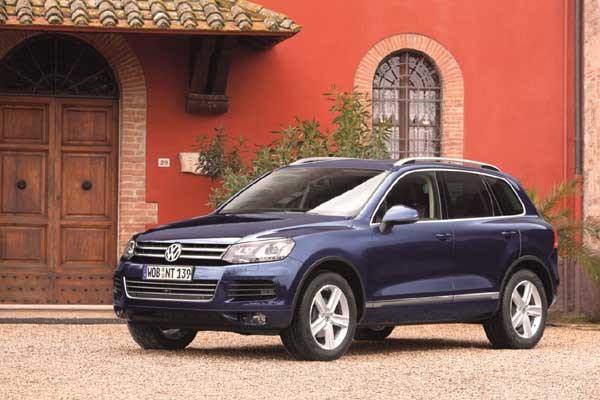 ▲ 폭스바겐이 자랑하는 SUV 투아렉. 포르쉐 카이엔과 많은 부품을 공유한다. 랠리카로도 유명하다.