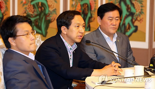 ▲ 김기현 새누리당 정책위의장이 지난달 26일 국회 사랑재에서 열린 여야 6인회동에서 모두발언을 하고 있다.ⓒ연합뉴스